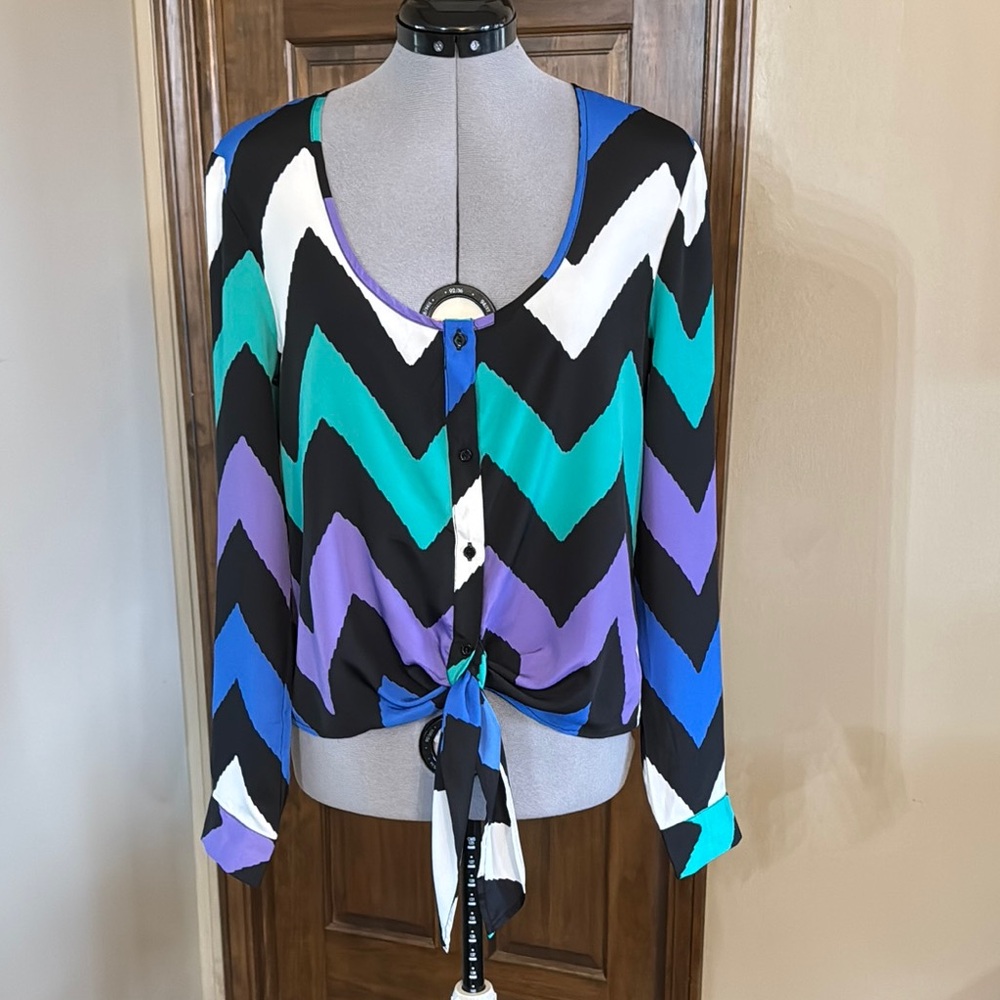 Chevron Patterned Women's Top - Black, Blue, Purple